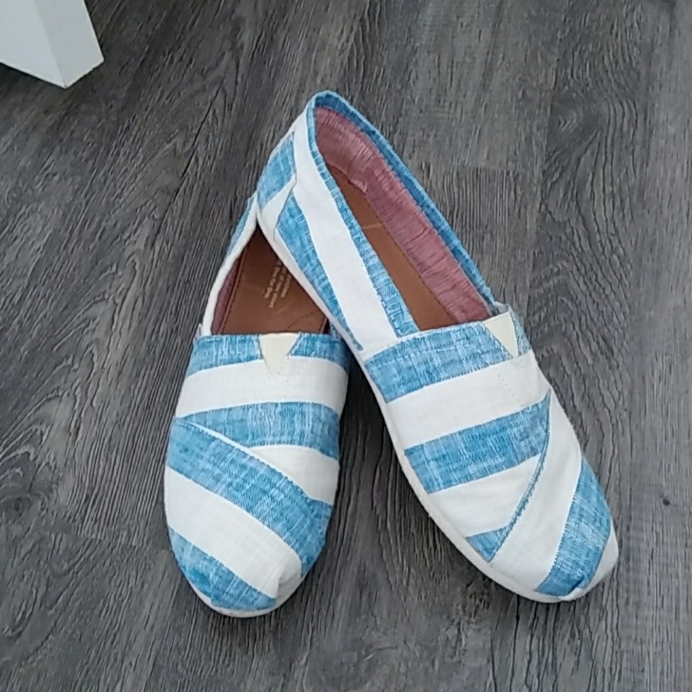 Toms